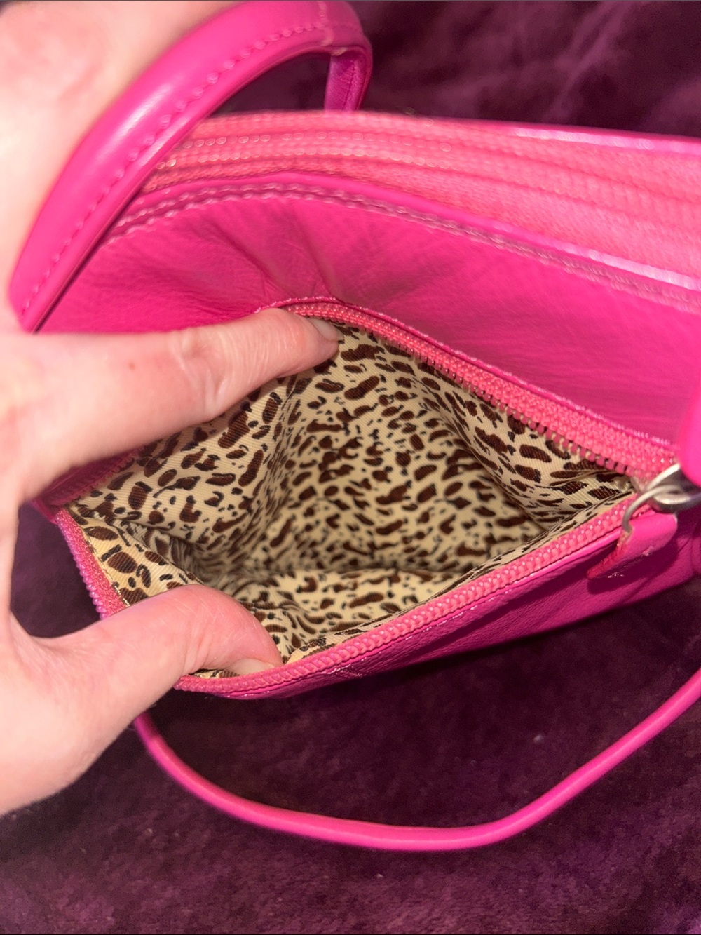 iLi Vibrant Pink Leather Crossbody Bag NWOT - Picture 6 of 10